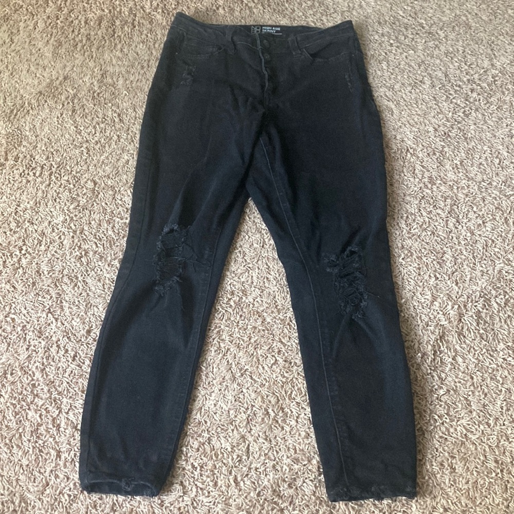 Womens high rise skinny Jeans size 11 only worn once!!!